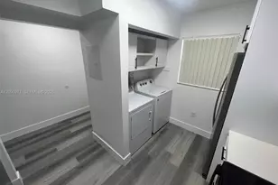 10317 NW 9th St Cir, Miami, FL 33172 - Photo 8