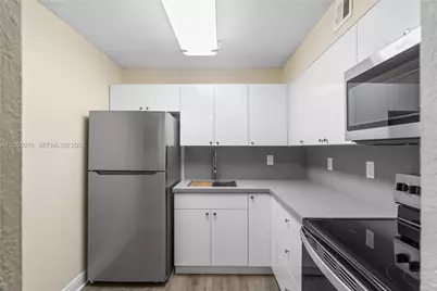 9441 SW 76th St #V32, Miami, FL 33173 - Photo 2