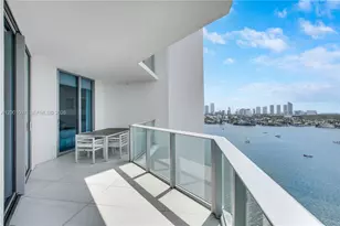 17111 Biscayne Blvd, North Miami Beach, FL 33160 - Photo 18