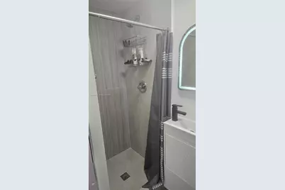 8421 NW 8th St, Pembroke Pines, FL 33024 - Photo 22