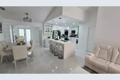 8421 NW 8th St, Pembroke Pines, FL 33024 - Photo 4