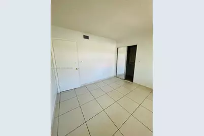 724 NE 4th St #9, Hallandale Beach, FL 33009 - Photo 8