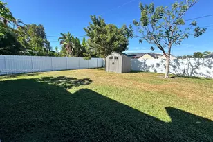209 SE 26th Terrace, Cape Coral, FL 33904 - Photo 4