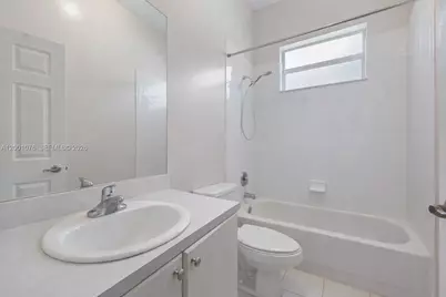 690 SE 30th Dr, Homestead, FL 33033 - Photo 18