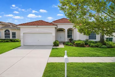 690 SE 30th Dr, Homestead, FL 33033 - Photo 1