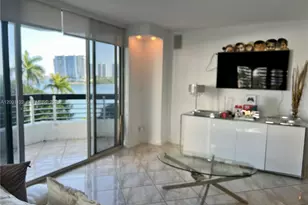3600 Mystic Pointe Dr, Aventura, FL 33180 - Photo 4