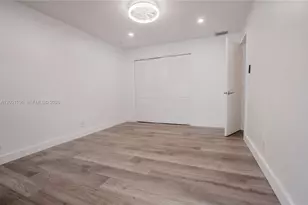 300 S Luna Ct, Hollywood, FL 33021 - Photo 22