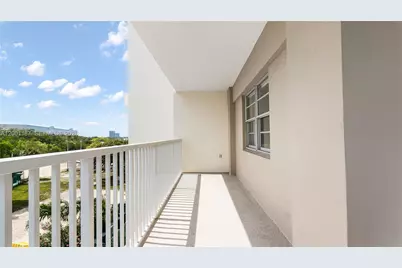 300 Bayview Dr #315, Sunny Isles Beach, FL 33160 - Photo 22