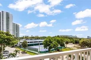 300 Bayview Dr, Sunny Isles Beach, FL 33160 - Photo 18