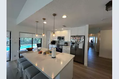 7003 NW 40th Pl, Coral Springs, FL 33065 - Photo 8