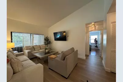 7003 NW 40th Pl, Coral Springs, FL 33065 - Photo 4