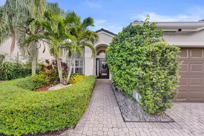 1445 NW 143rd Ave, Pembroke Pines, FL 33028 - Photo 2