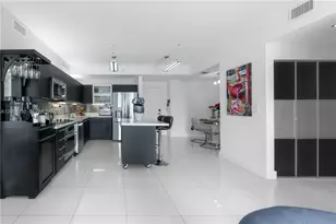 90 SW 3rd St, Miami, FL 33130 - Photo 2