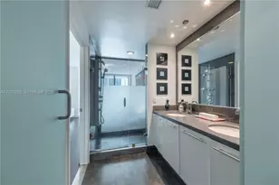 90 SW 3rd St, Miami, FL 33130 - Photo 10