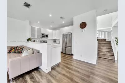1042 Thistle Creek Ct, Weston, FL 33327 - Photo 14