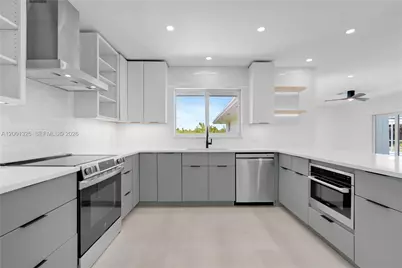 9125 SE Karin St, Hobe Sound, FL 33455 - Photo 10