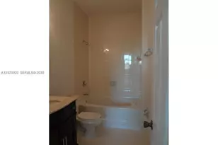 10012 NW 7th St, Miami, FL 33172 - Photo 8