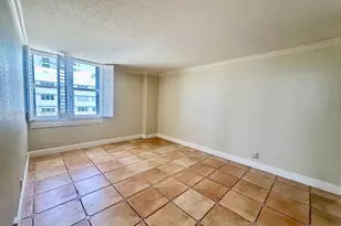 2555 Collins Ave, Miami Beach, FL 33140 - Photo 6