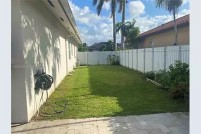 14302 SW 15th St, Miami, FL 33184 - Photo 4