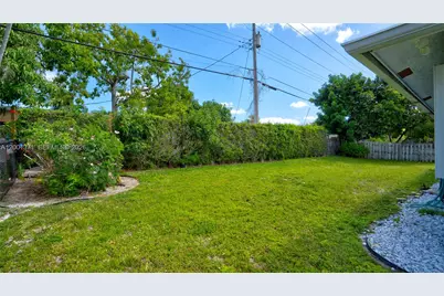 1067 Julia Heights Dr, Lantana, FL 33462 - Photo 4