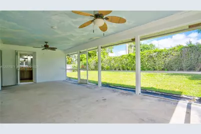 1067 Julia Heights Dr, Lantana, FL 33462 - Photo 6