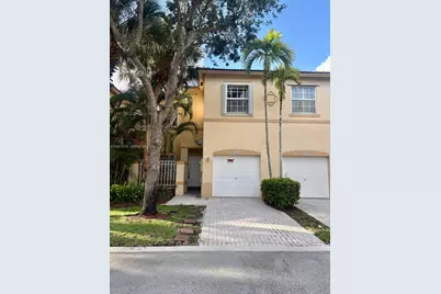 781 NW 170th Ter, Pembroke Pines, FL 33028 - Photo 2
