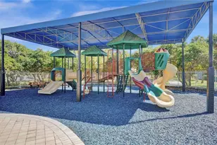 781 NW 170th Terrace, Pembroke Pines, FL 33028 - Photo 32