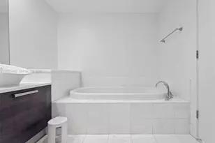 2950 NE 188th St, Aventura, FL 33180 - Photo 24