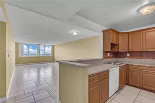 9143 SW 77th Ave, Miami, FL 33156 - Photo 4