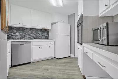 905 Brickell Bay Dr #1121, Miami, FL 33131 - Photo 6