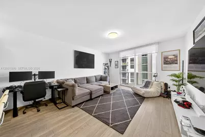 1010 SW 2nd Ave #1605, Miami, FL 33130 - Photo 8