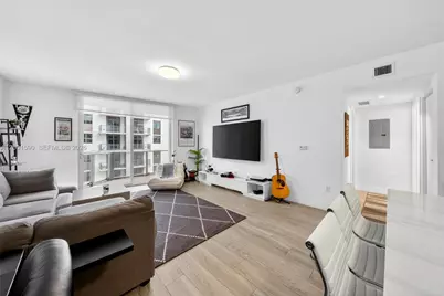 1010 SW 2nd Ave #1605, Miami, FL 33130 - Photo 10