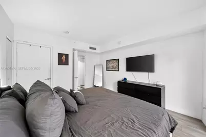 1010 SW 2nd Ave #1605, Miami, FL 33130 - Photo 16