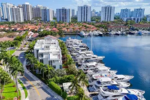 21050 Point Pl, Aventura, FL 33180 - Photo 8