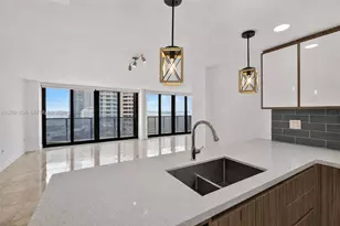 600 NE 36th St, Miami, FL 33137 - Photo 12