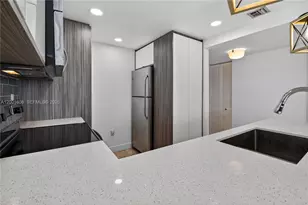 600 NE 36th St, Miami, FL 33137 - Photo 18