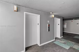 600 NE 36th St, Miami, FL 33137 - Photo 32