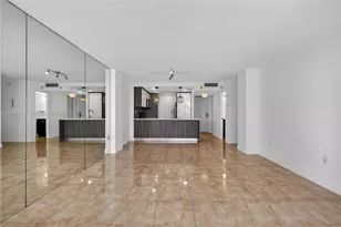 600 NE 36th St, Miami, FL 33137 - Photo 6