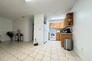 10765 SW 4th St, Sweetwater, FL 33174 - Photo 2