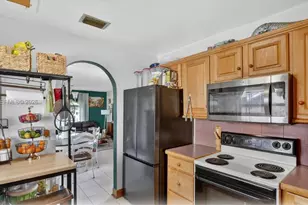 7010 SW 103rd Pl, Miami, FL 33173 - Photo 8