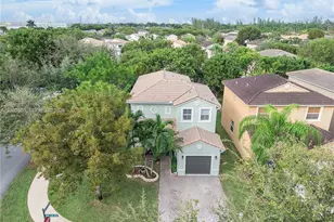 1975 SE 14th St, Homestead, FL 33035 - Photo 2