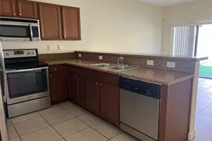 8913 W 35th Way, Hialeah, FL 33018 - Photo 12