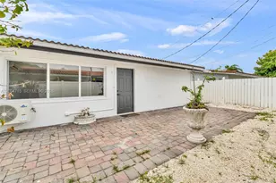 1611 NE 50th Ct, Fort Lauderdale, FL 33334 - Photo 12