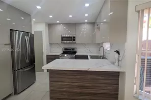 213 E Forest Oak Cir, Davie, FL 33325 - Photo 2