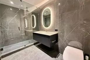 20 NE 11th St, Miami, FL 33132 - Photo 14