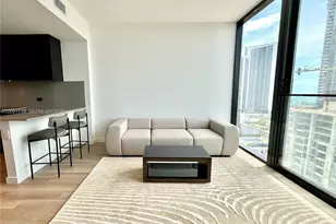 20 NE 11th St, Miami, FL 33132 - Photo 6
