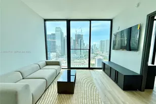 20 NE 11th St, Miami, FL 33132 - Photo 4