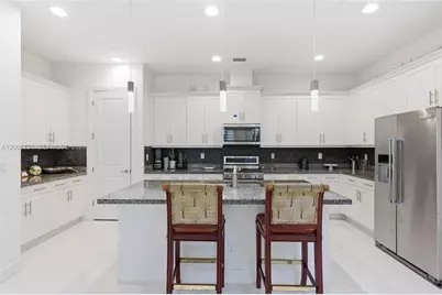 9220 E Meridian Dr, Parkland, FL 33076 - Photo 10