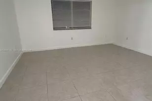 1300 NE 109th St, Miami, FL 33161 - Photo 10