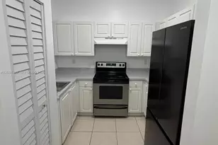 1300 NE 109th St, Miami, FL 33161 - Photo 4